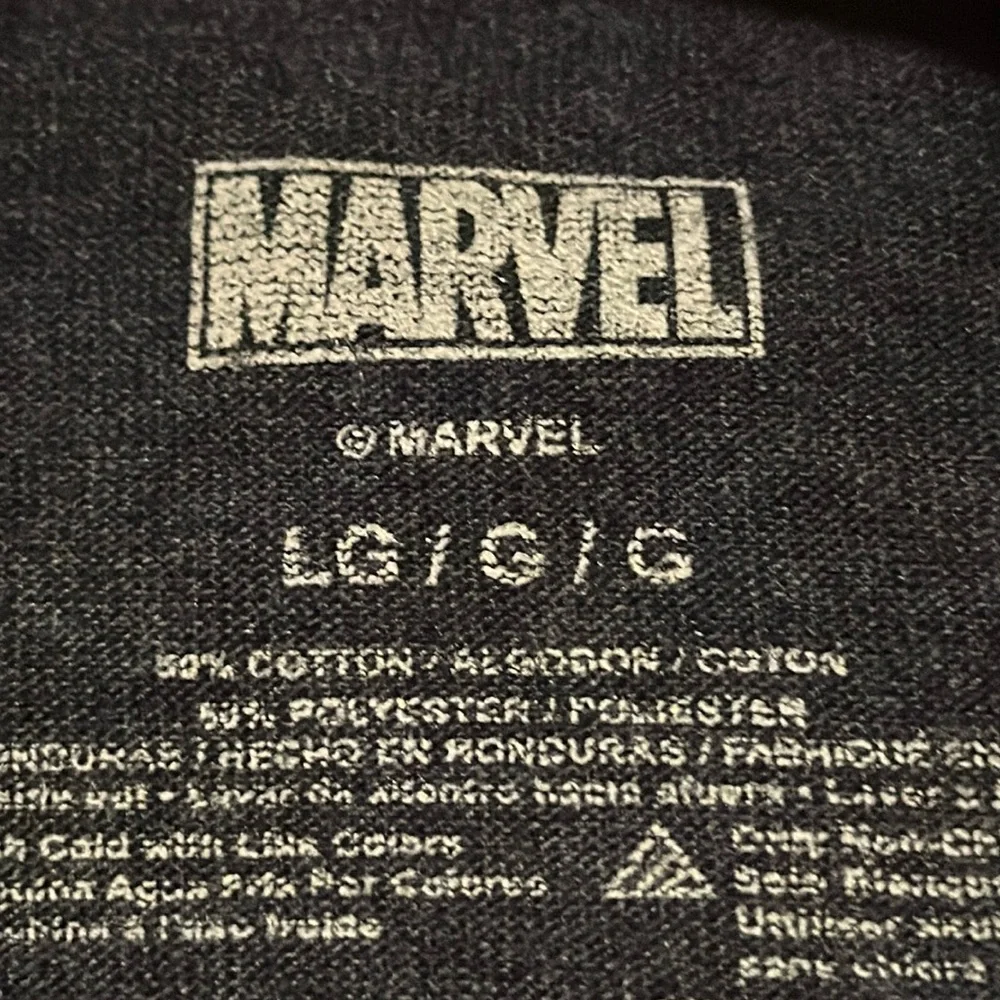Marvel blue gray red white mens t-shirt shortsleeve DisneyLand DisneyWorld Large - Picture 4 of 5